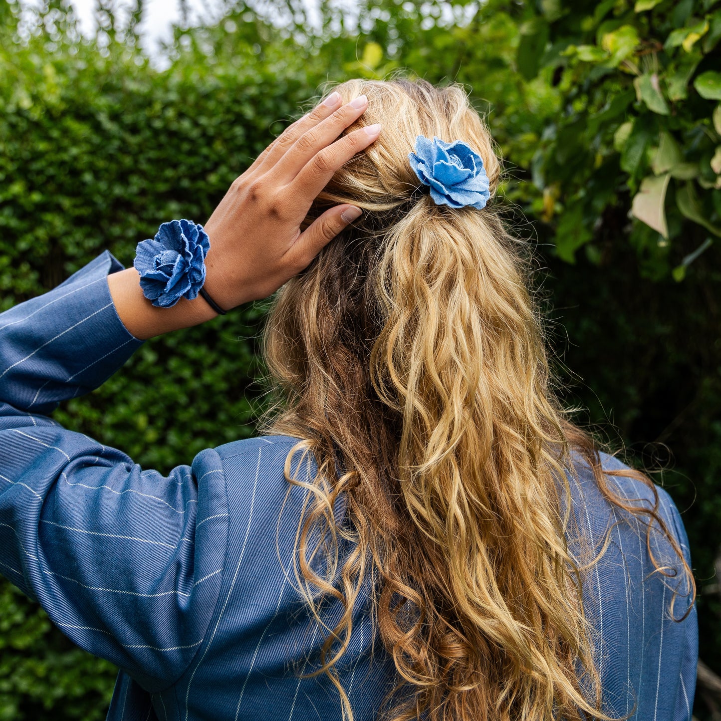 Rose élastique en denim (léger)